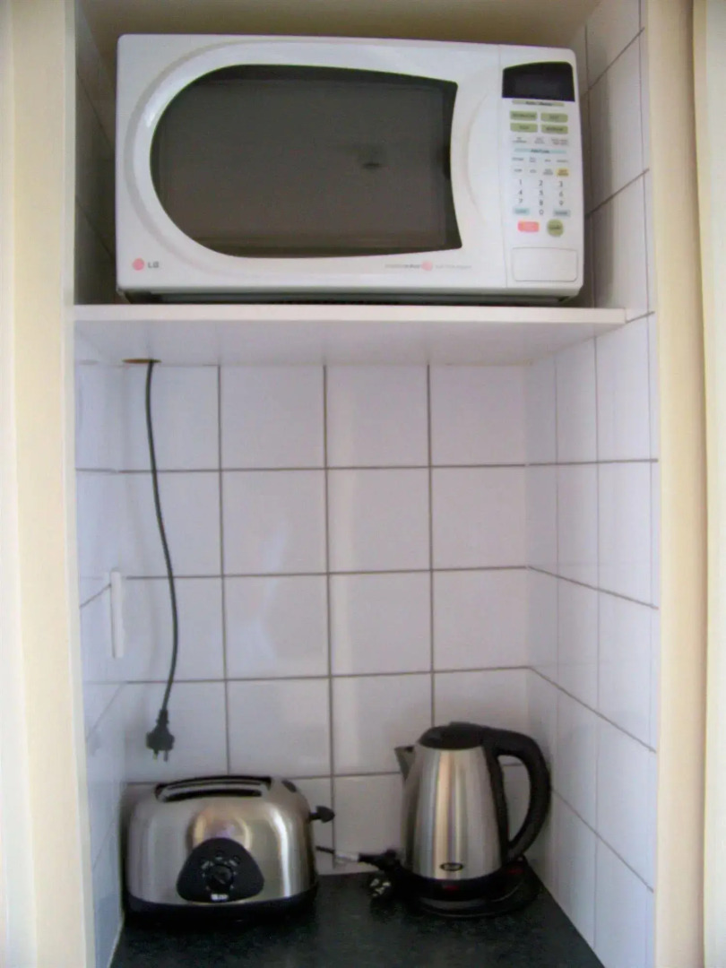 Aaron Court Motor Inn