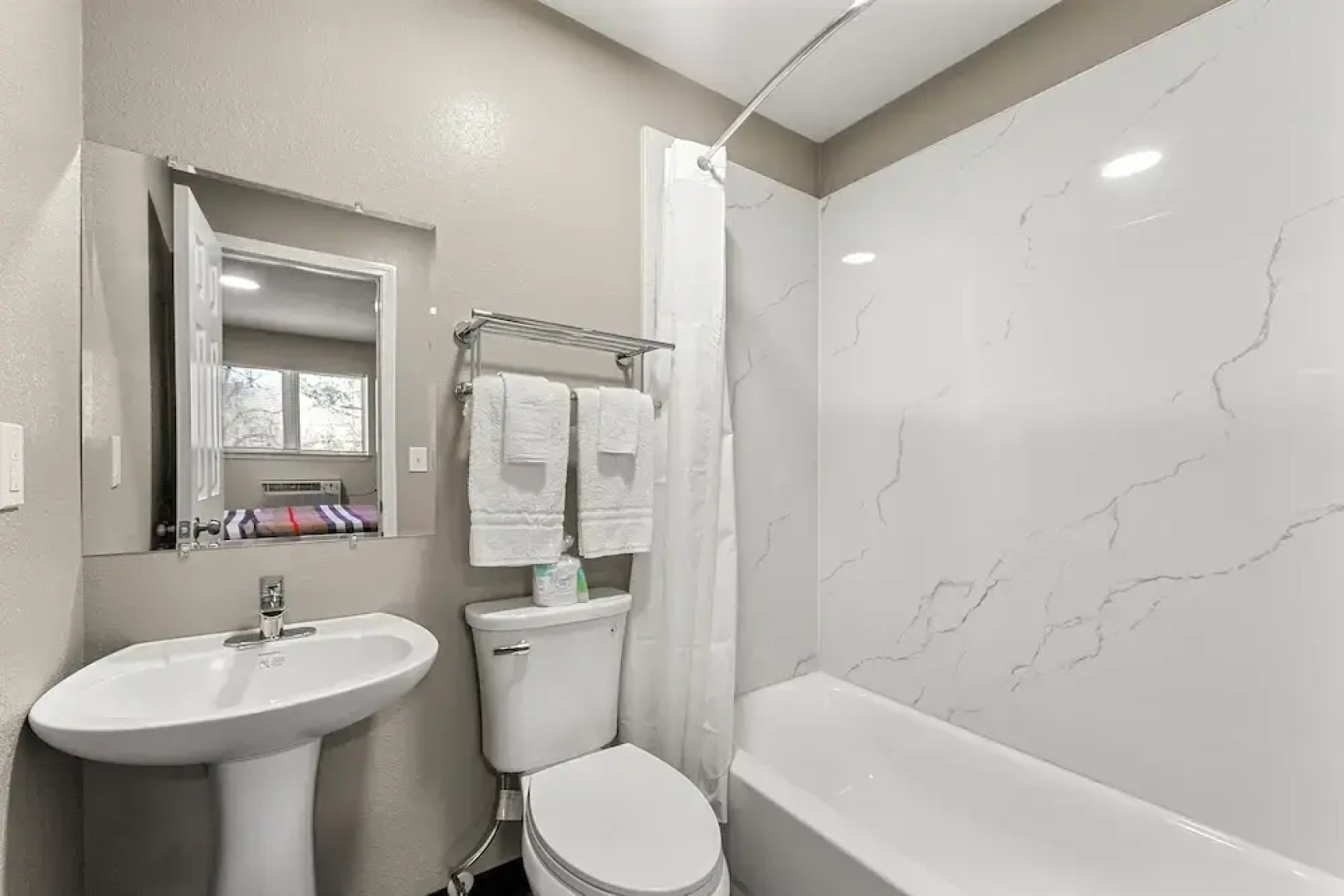 Southern Suites Forest Park