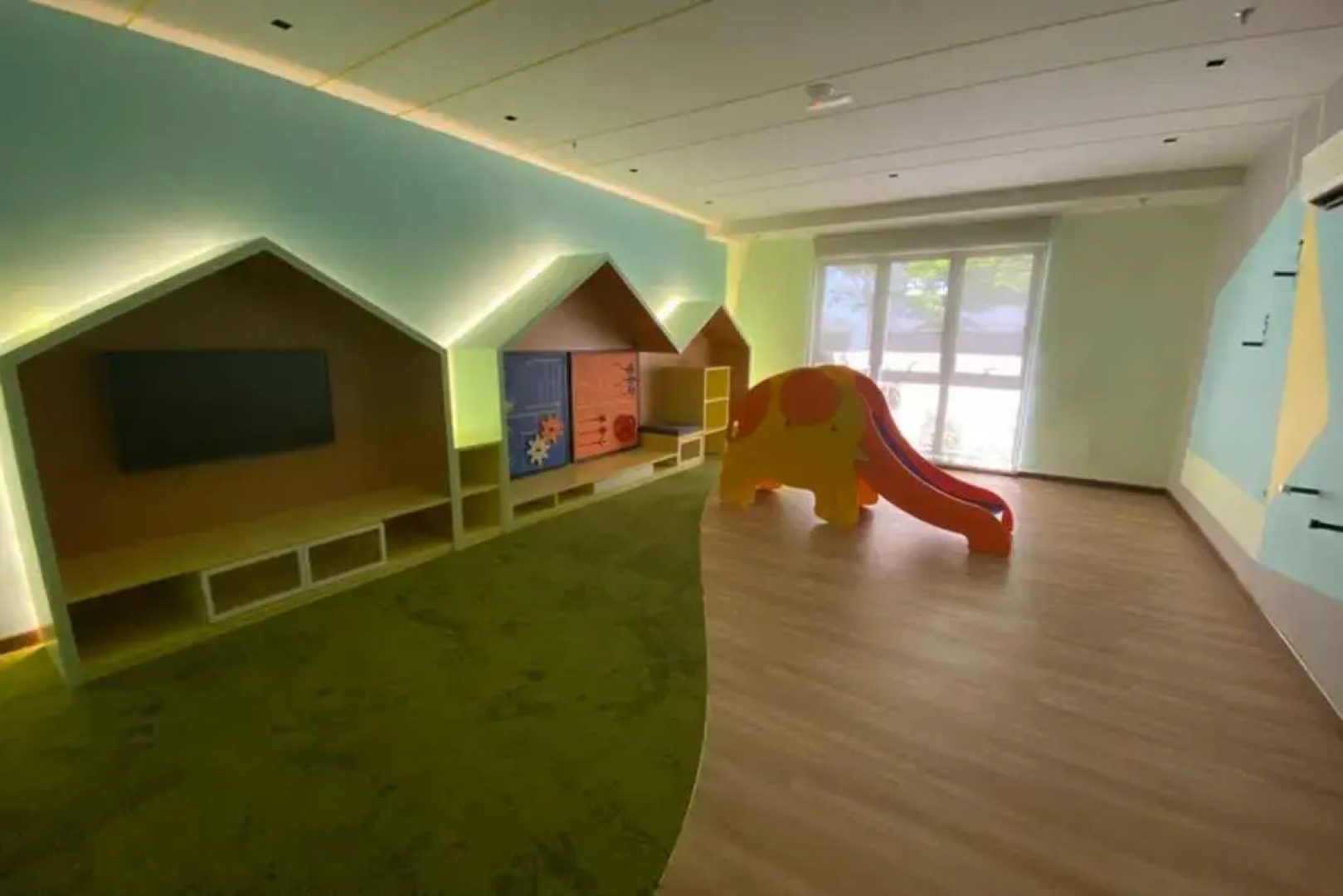 Isix Seaview 2R2B at Timurbay Pantai Balok Kuantan Pahang