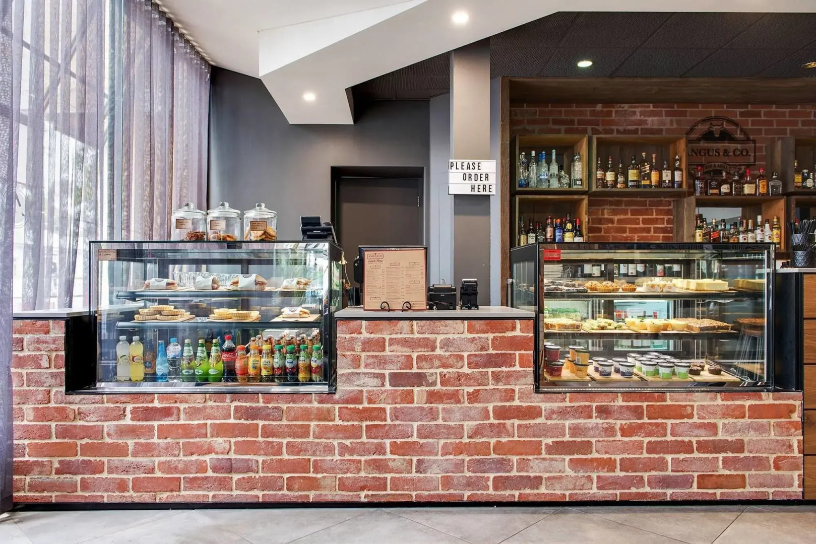 Comfort Hotel Adelaide Meridien