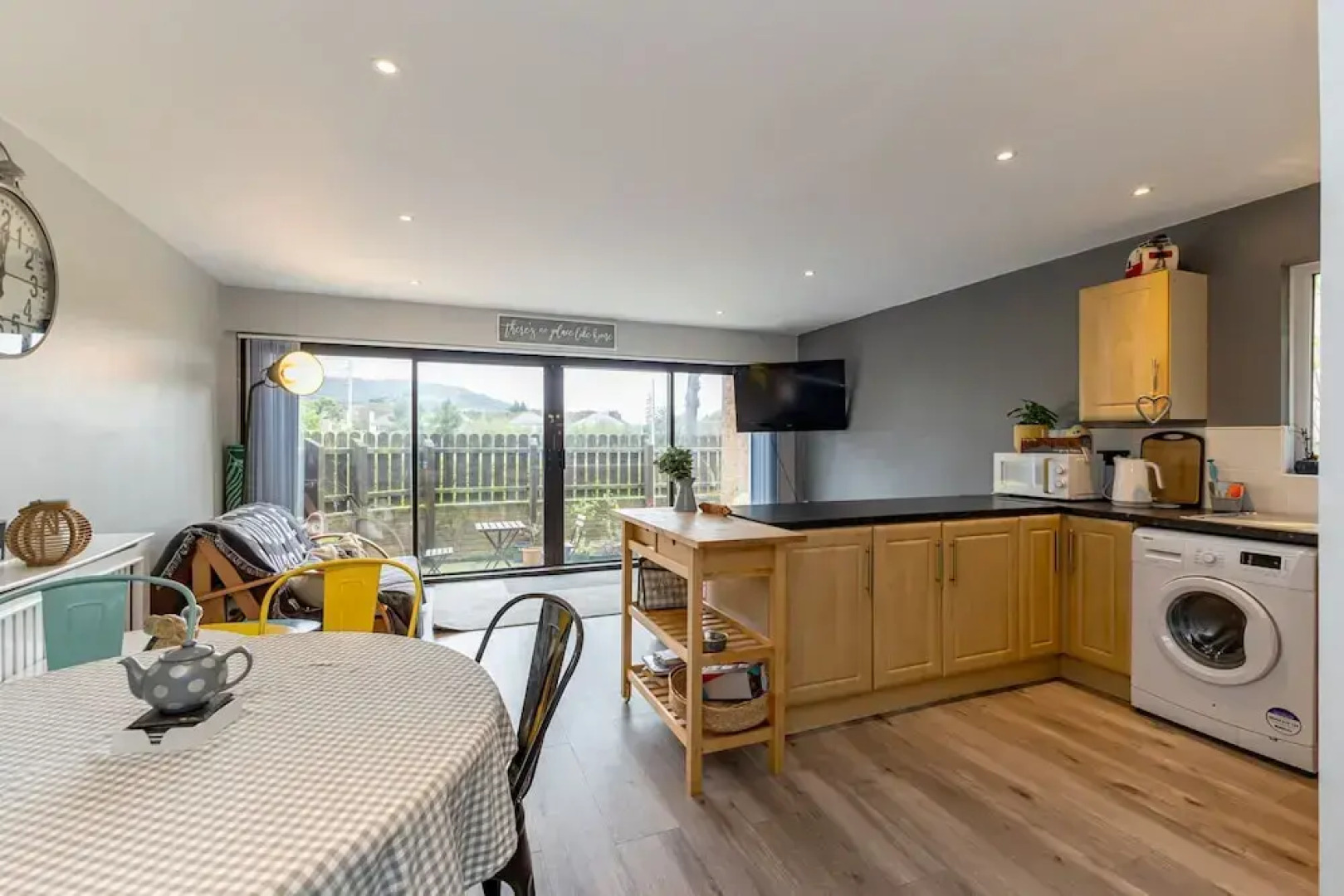 Central Apartment 3B