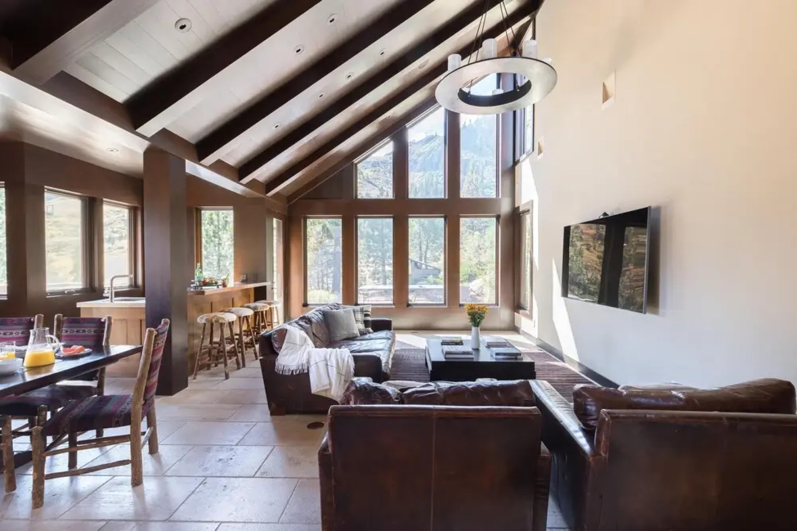 Bronson by AvantStay | Sleeps 17! On the Slopes! Squaw Valley w/Hot Tub&Fire Pit