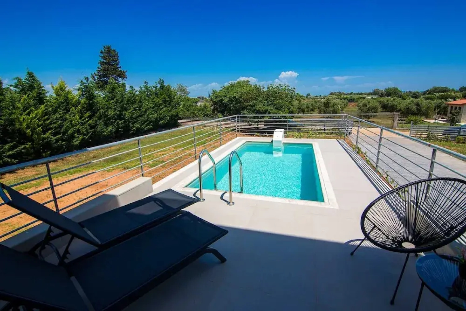 IO Luxury Pool & Hot Tub Suites