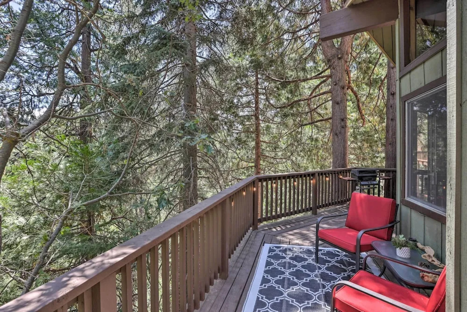 Lake Arrowhead Cabin w/ Mid-century Charm!