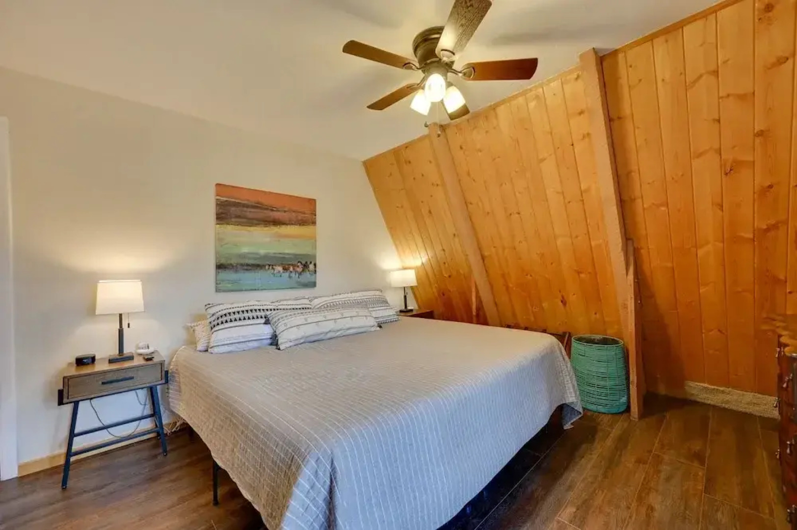 A-frame Munds Park Retreat: 35 Miles to Snowbowl