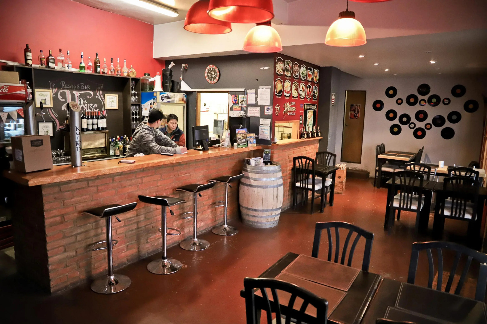 The House Hostel Resto & Bar Bariloche