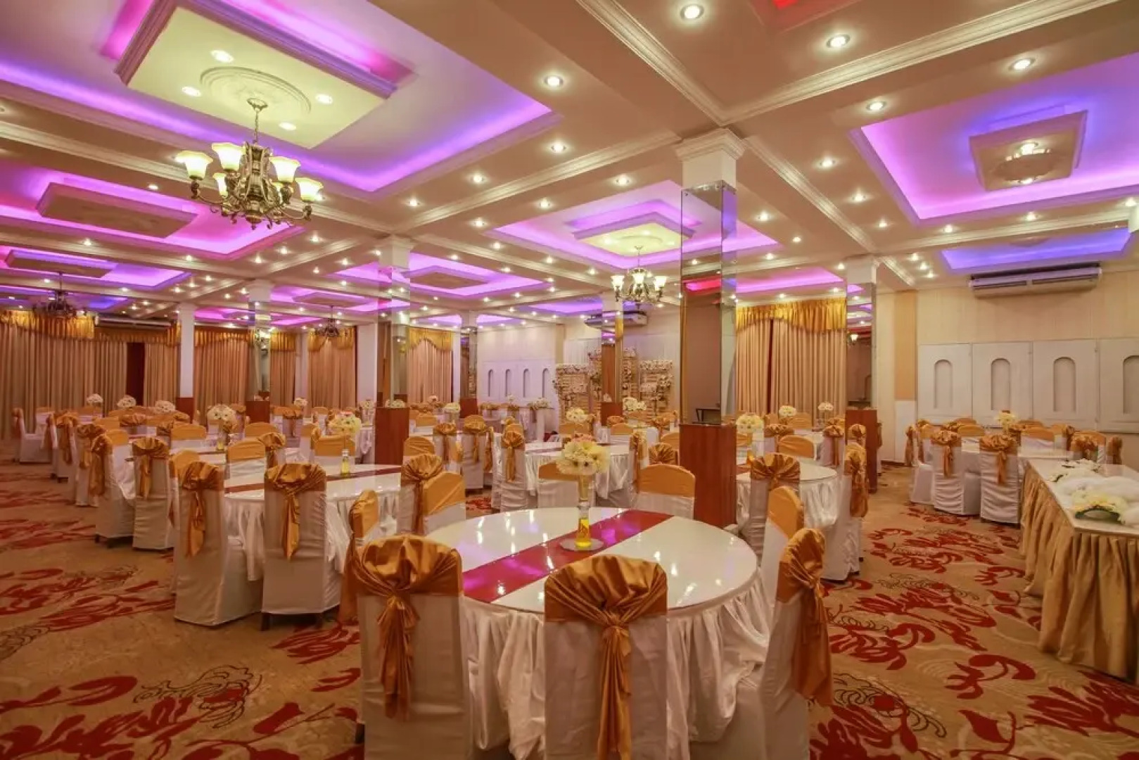 OYO 339 Chandiv Hotel