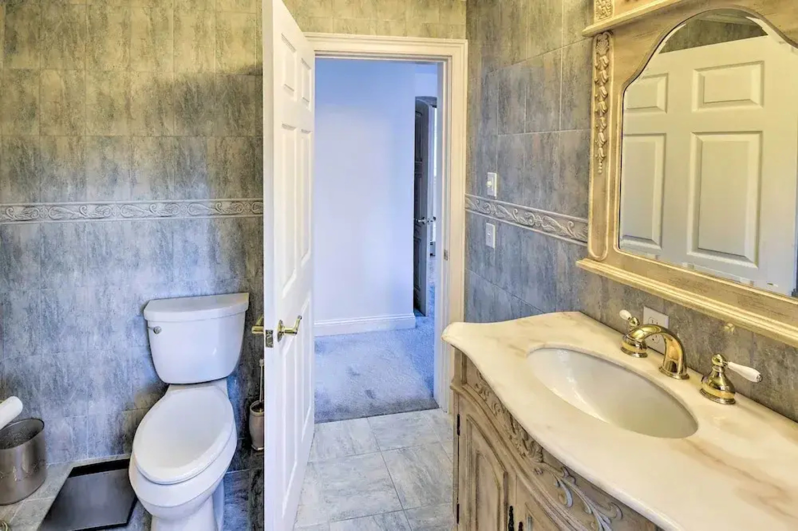 Luxurious Oceanfront Flanders Bay Home w/ Kayaks!