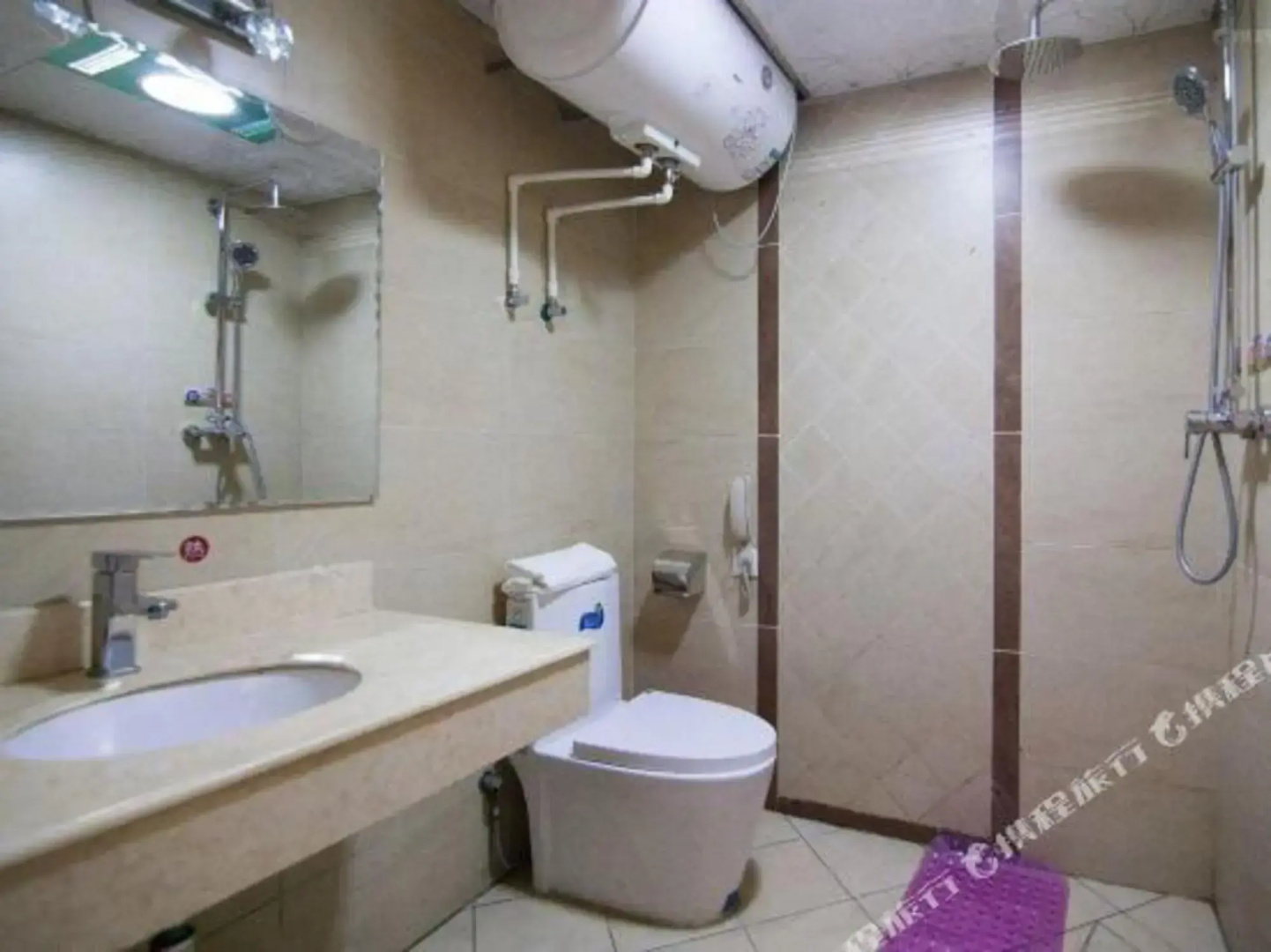 Yiju Hotel (Xining Railway Station Xinqian Guoji)