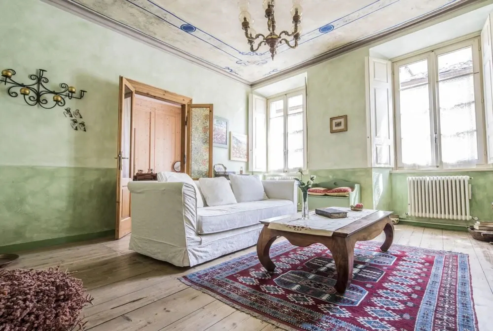 Ancient Palace in the Historic Center, Magical Period Atmosphere, Every Comfort