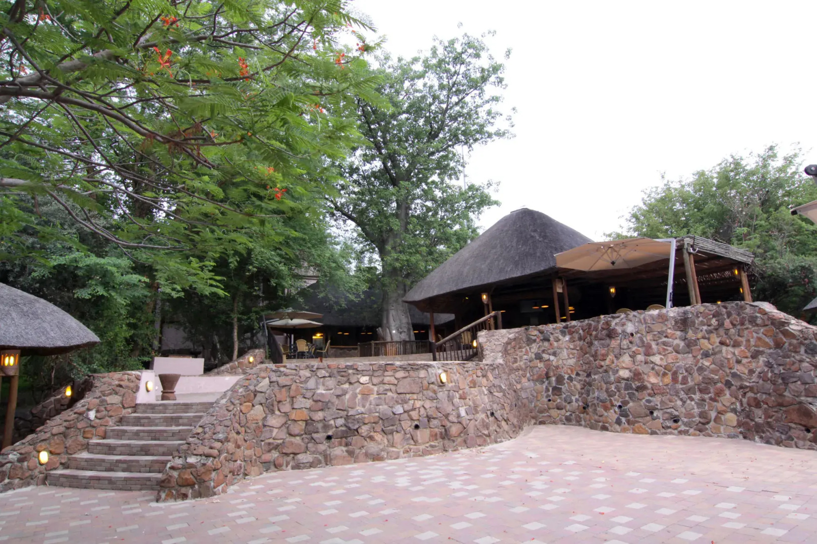 Cresta Mowana Safari Resort & Spa