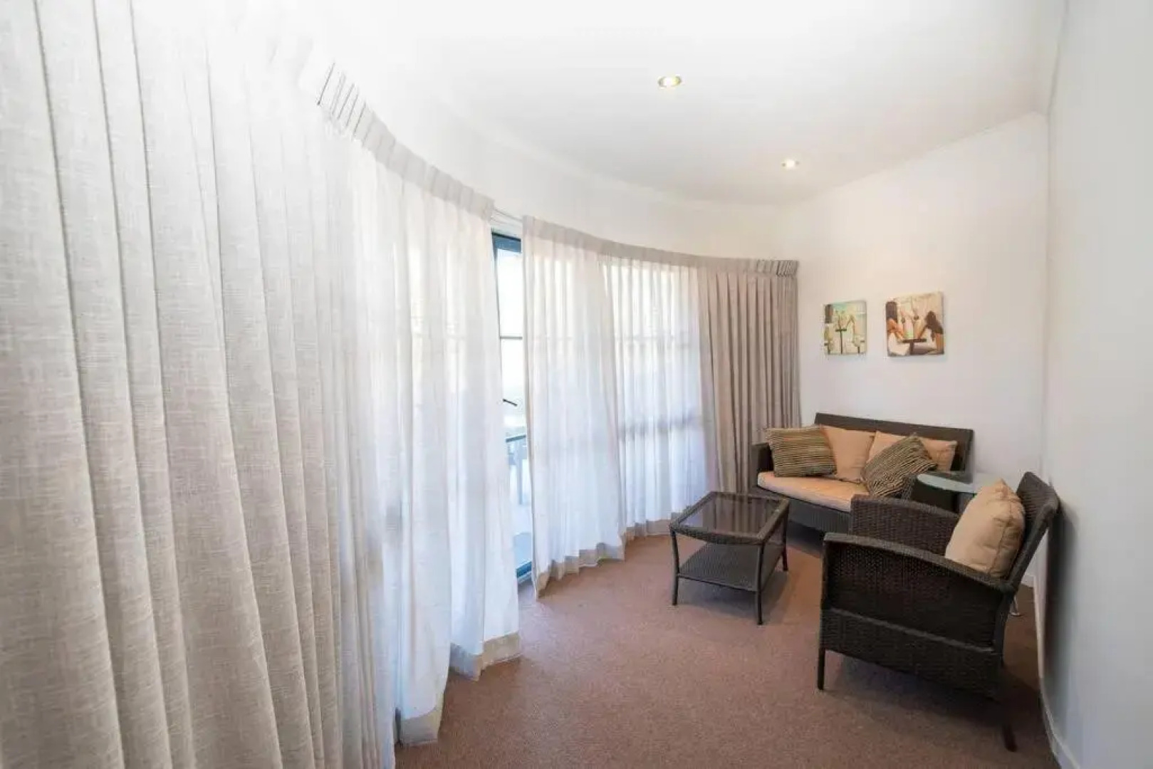 SALTWATER 1 - PENTHOUSE APARTMENT with OCEAN VIEWS