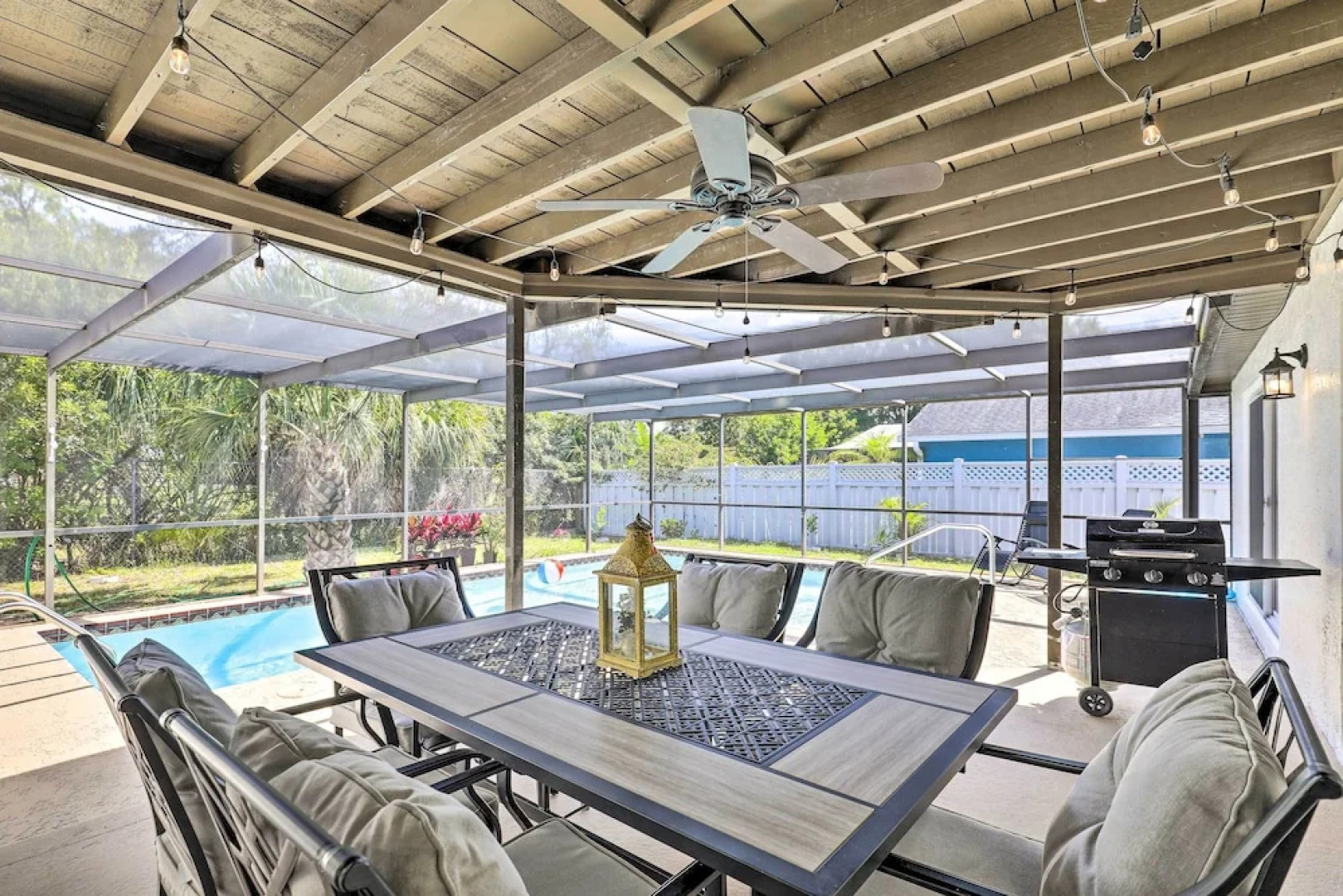 Lavish Holiday Home w/ Lanai & Heated Outdoor Pool