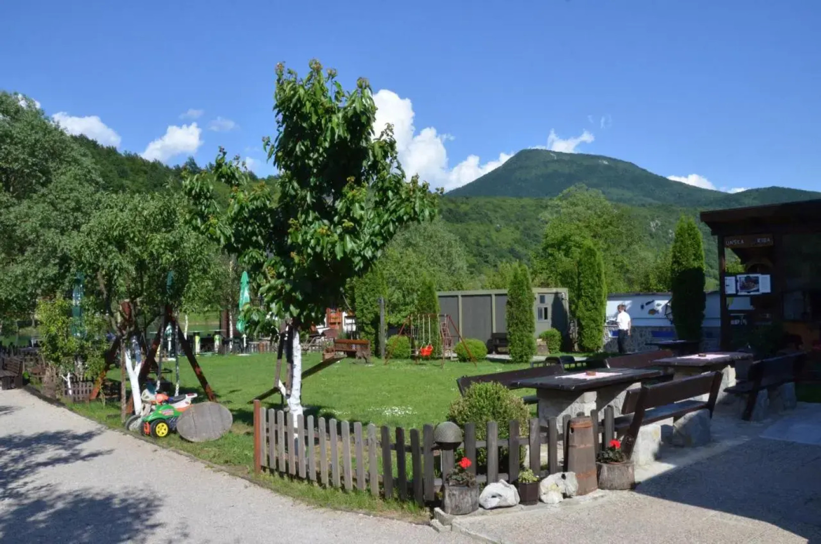 Rooms and Apartments Neron