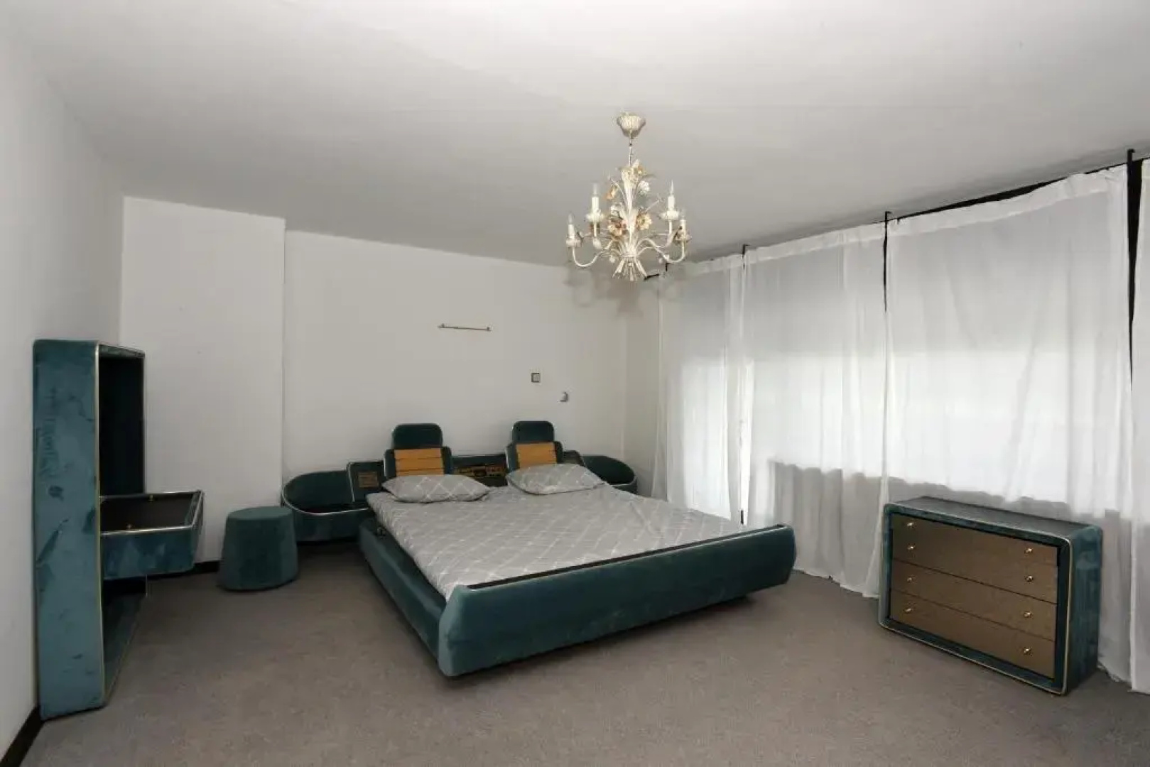 LakeView Apartment