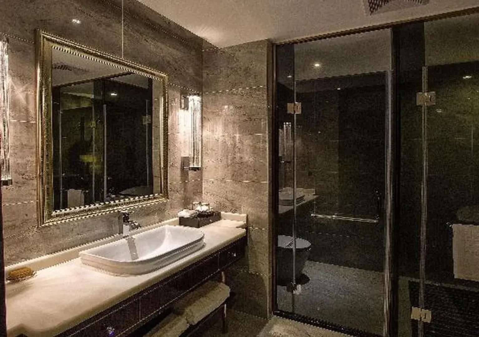 Lavande Hotel (Yangjiang Xiping Road Walmart)