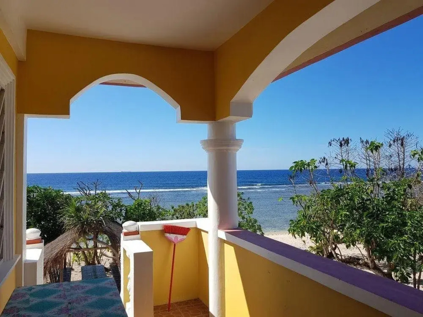 Paz Patar Beach House Resort