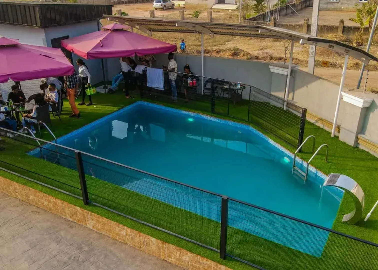 Ronkibog Crystal Hotel & Suites