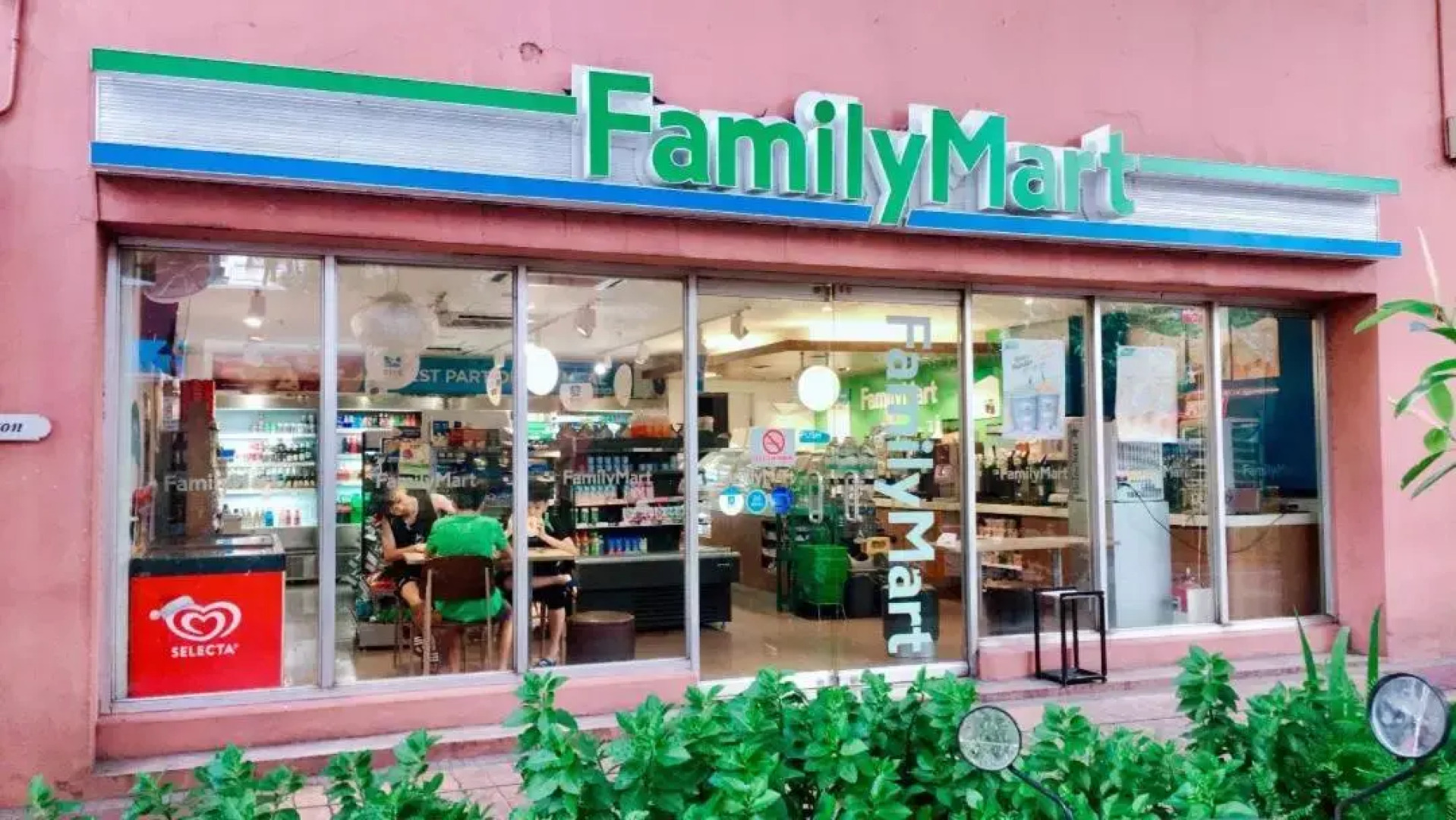 Affordable 2 BR 2 BA w/ Skycable, Netflix, & Amazon Prime