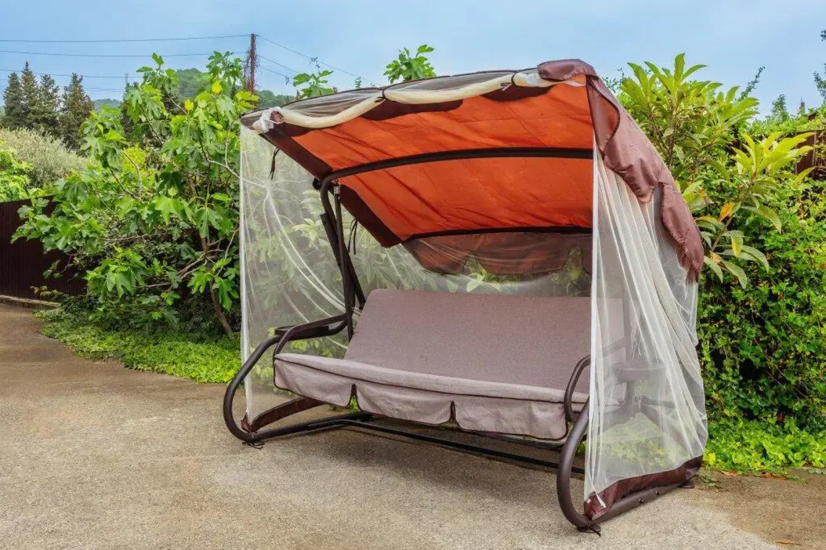 House Izbushka (Zhiloj dom)