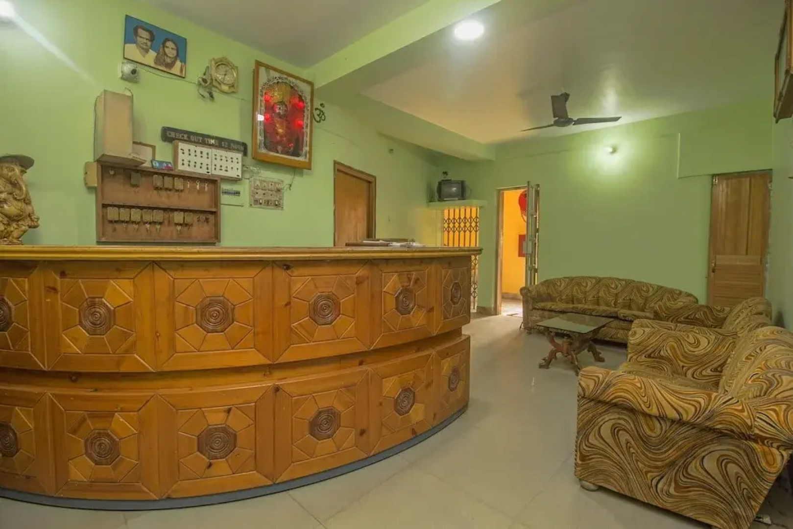 OYO 27701 Hotel Kshounish Residency