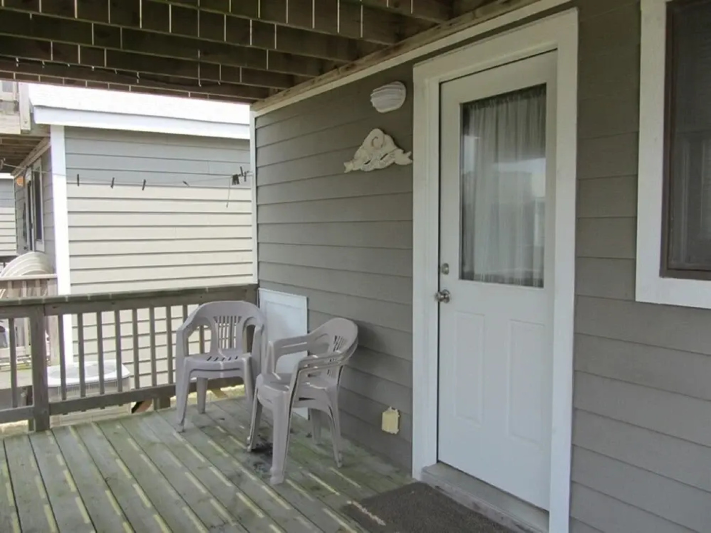 26 Salty Dogs Studio Bedroom Condo by RedAwning