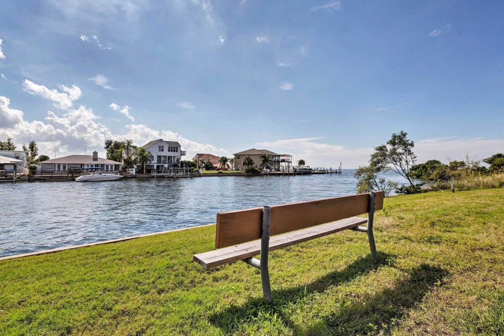 Private Beach Access: Hudson Resort Condo!