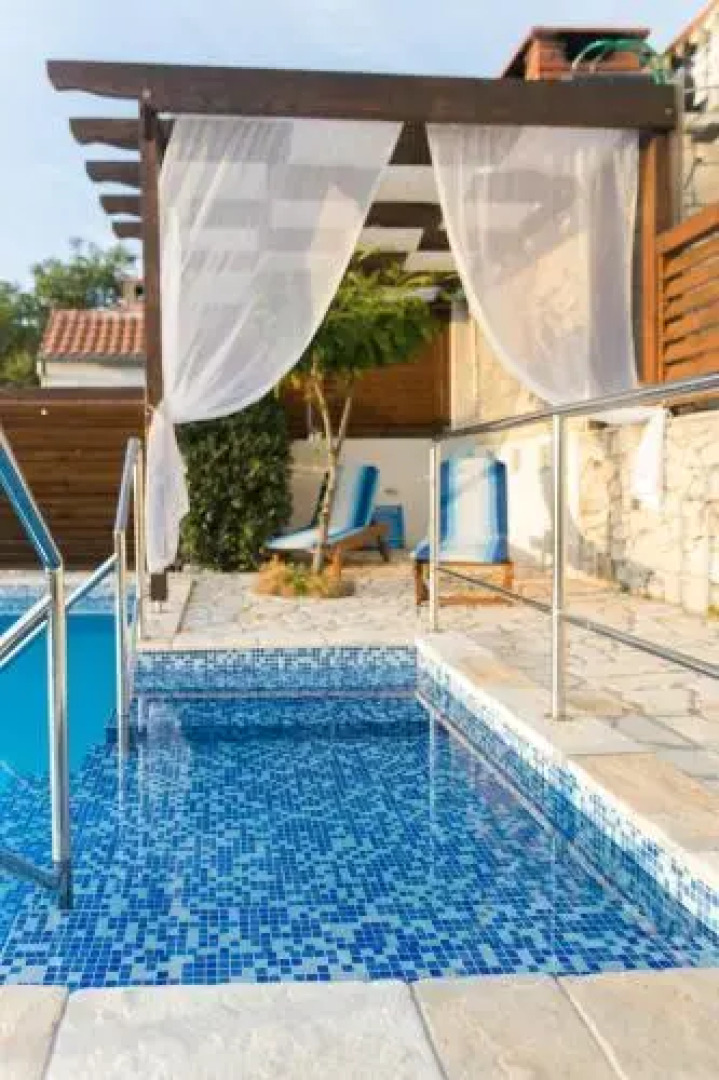 Rustic Apartment Mariva