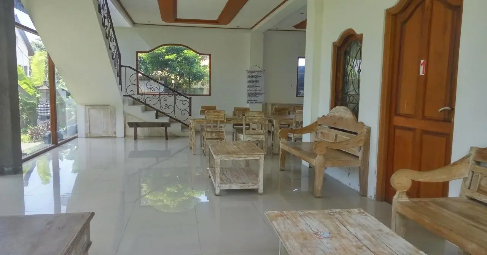 Berawa Beach Garden Hostel