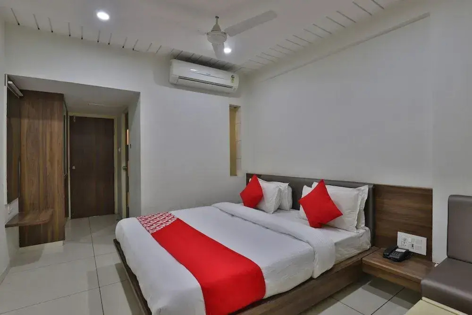 OYO 11543 Hotel Panchsheel