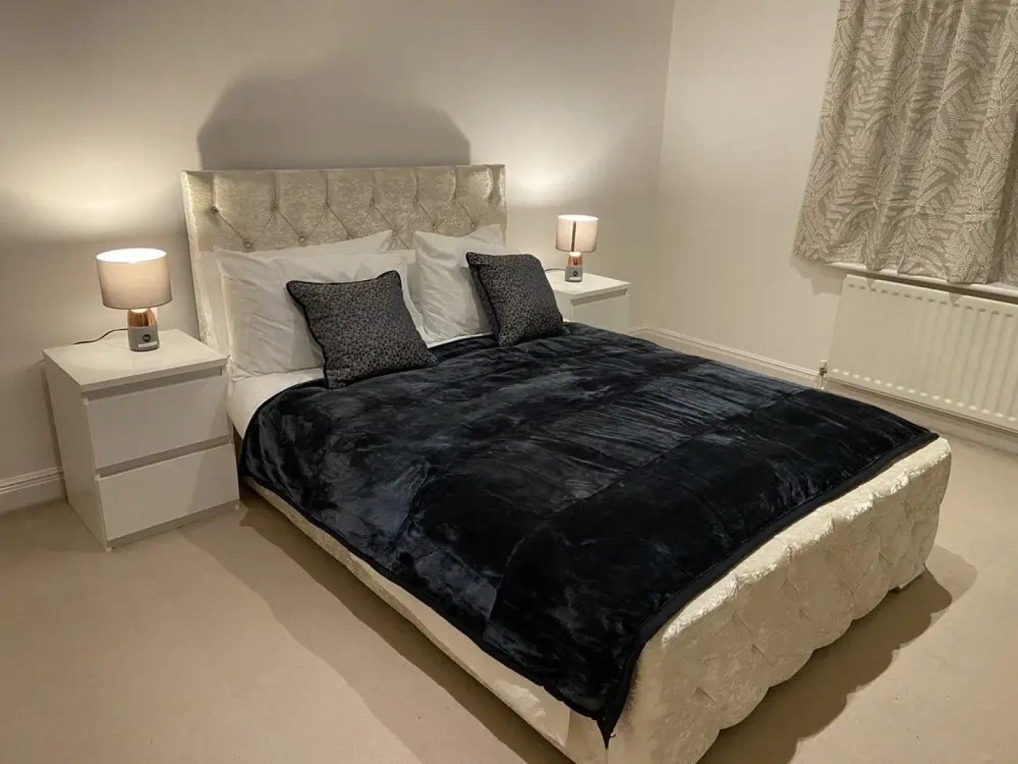 Royal Oak Apartment in Manchester Central Location