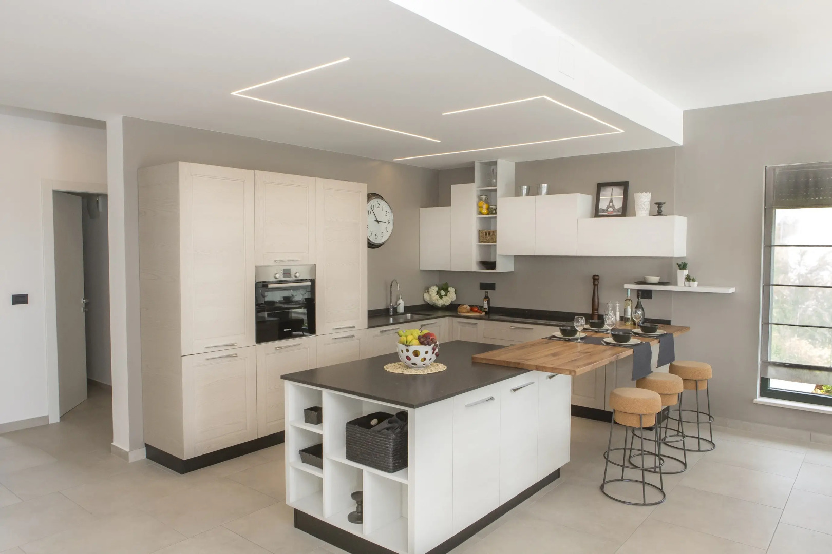 Spacious Villa with Private Pool and Jacuzzi in Porec