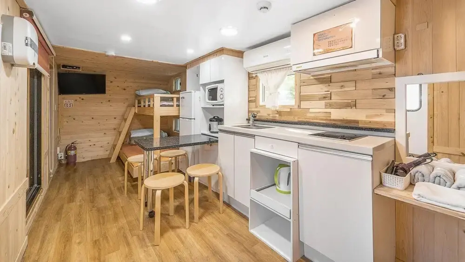 Chuncheon Jayooinui Spacaravan