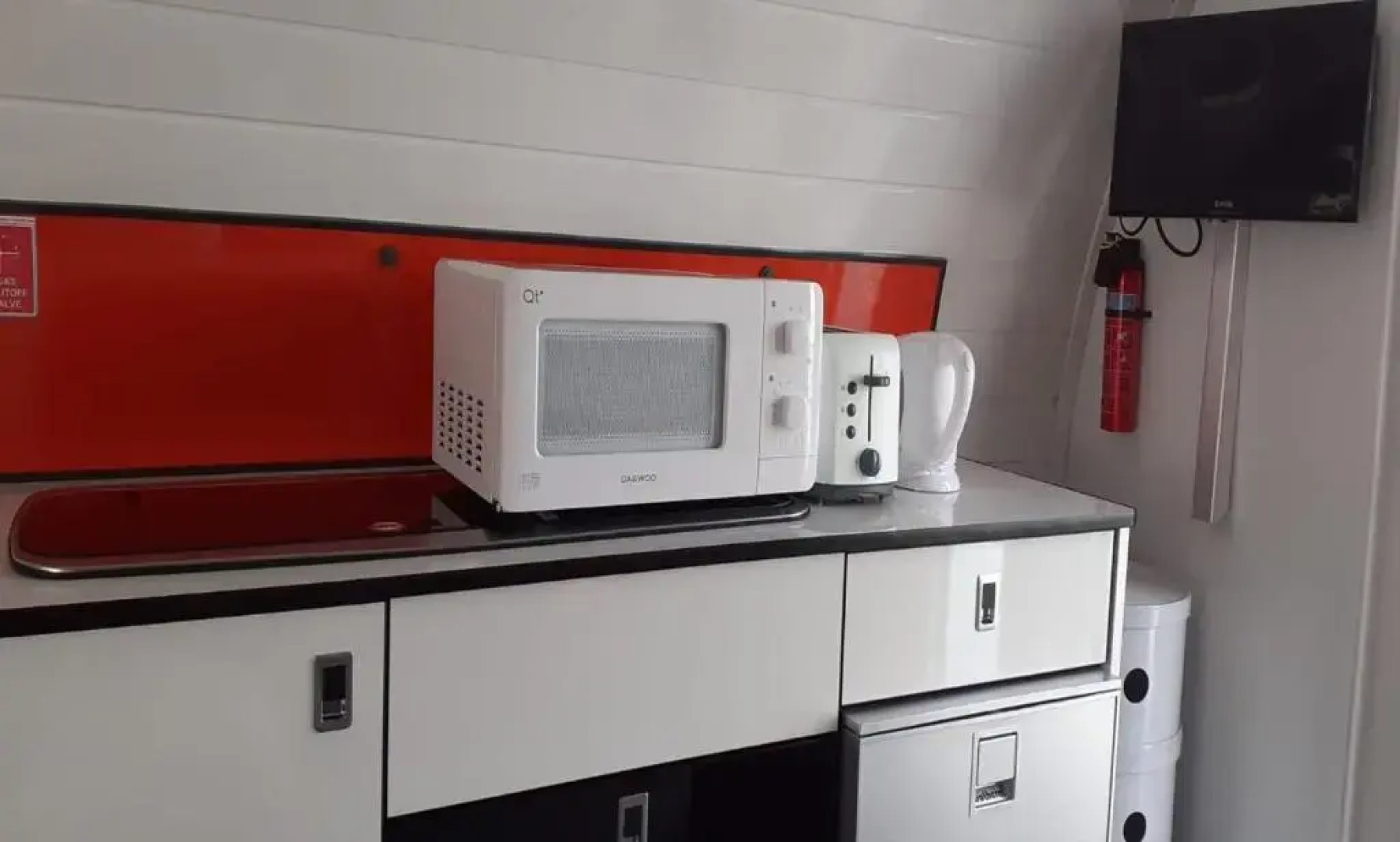 INSPIRING VIEWS & PLACE WITH FREE PARKING by BEACH