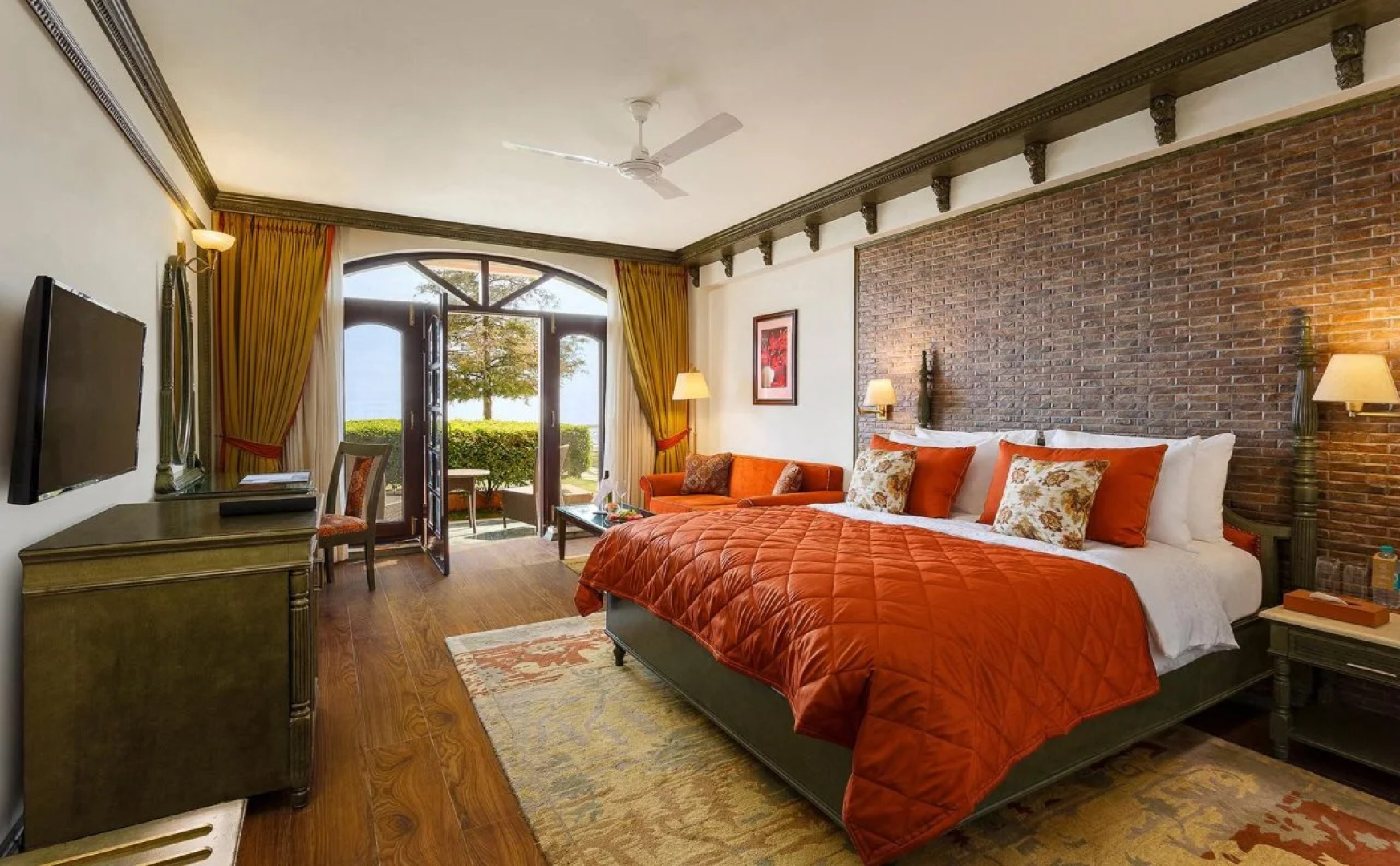 The Golden Palms Hotel & Spa