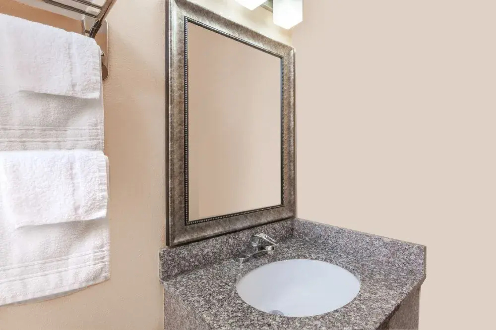 Super 8 Bowling Green South