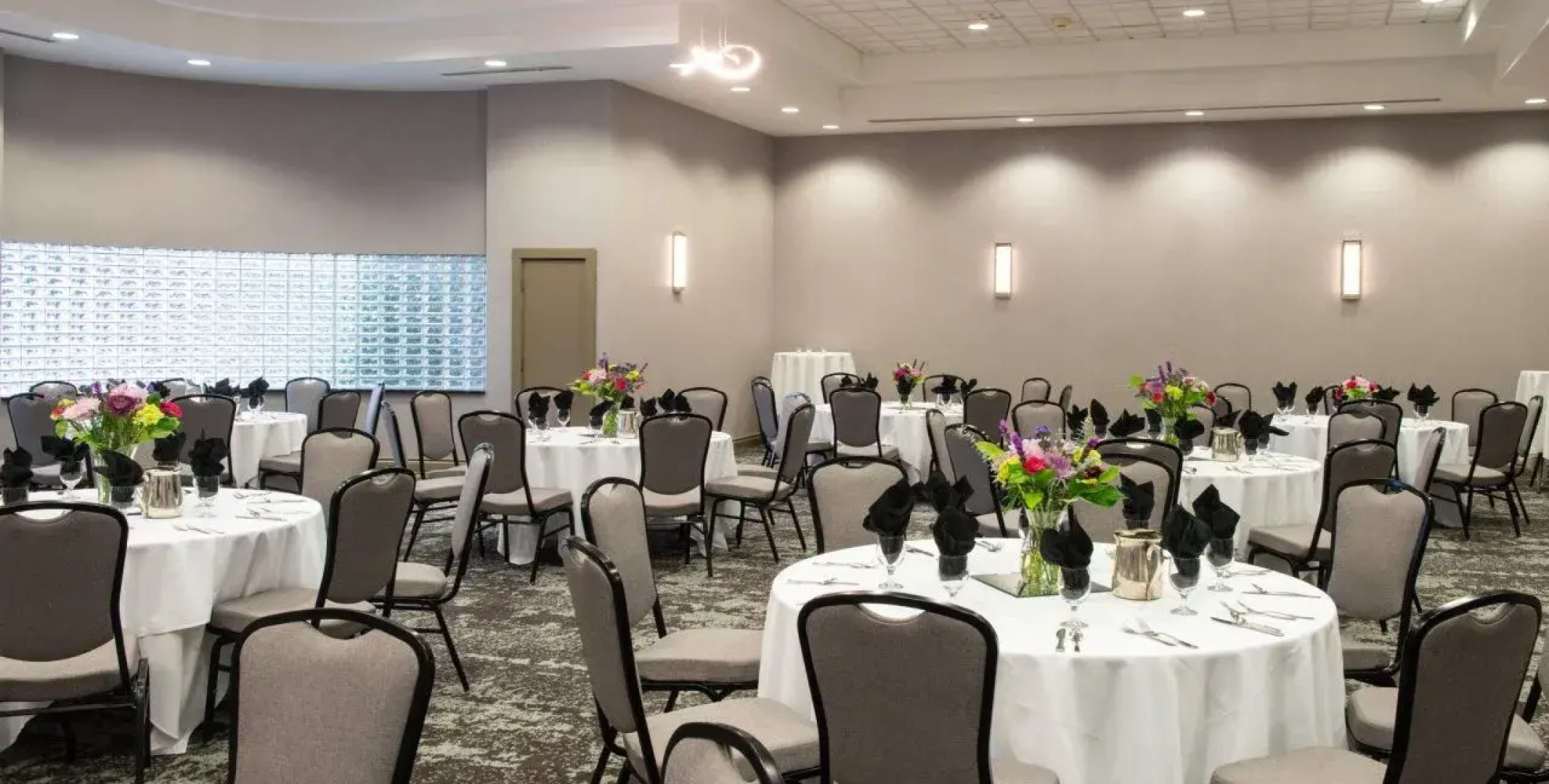 Delta Hotels by Marriott Detroit Novi