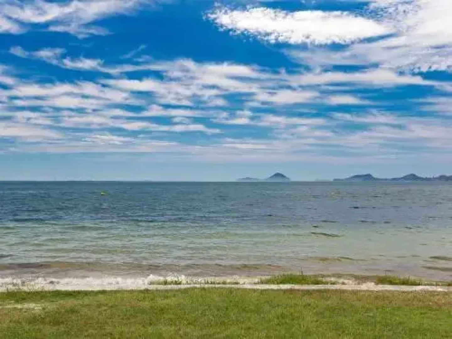 3 'The Clippers' 131 Soldiers Point Road - Fabulous Waterfront Unit