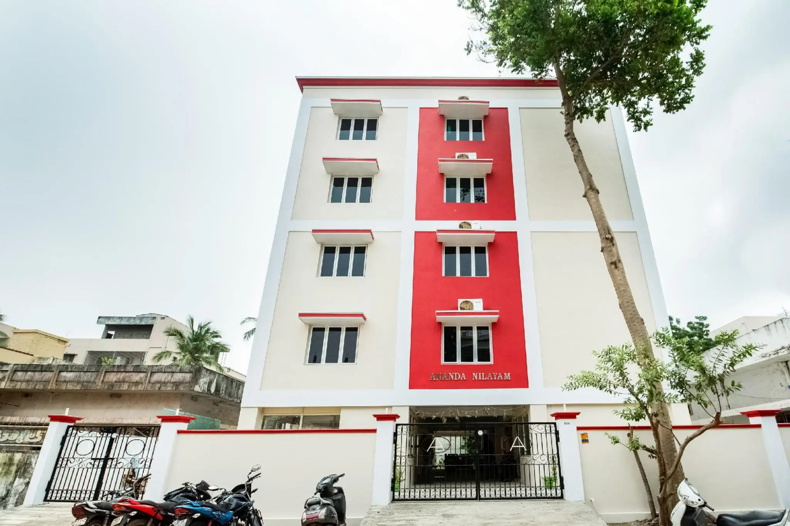 Capital O 48264 Stay Inn Luxury Service Apartments