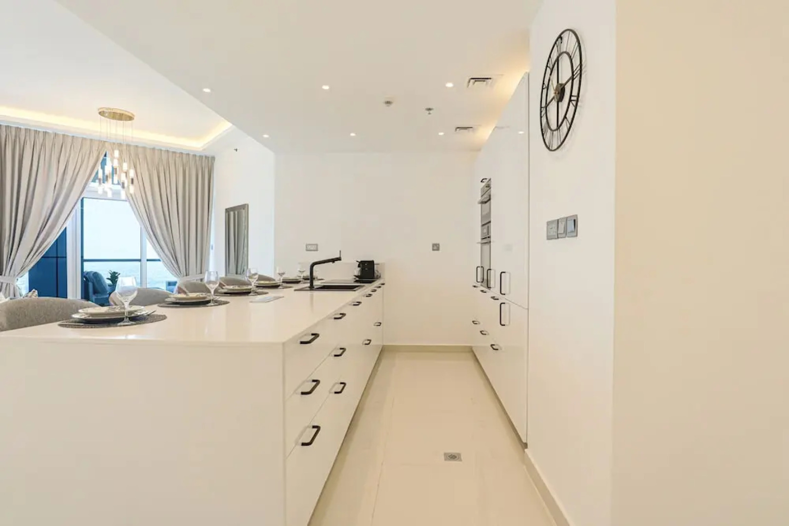 HiGuests - The Marina Torch