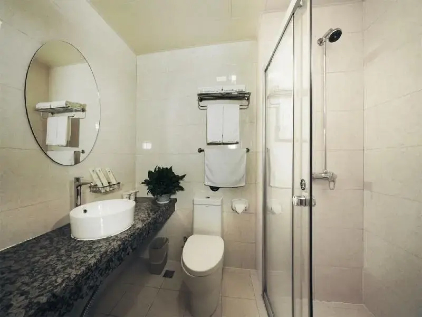 GreenTree Inn Liaoning Jinzhou Railway Station Express Hotel