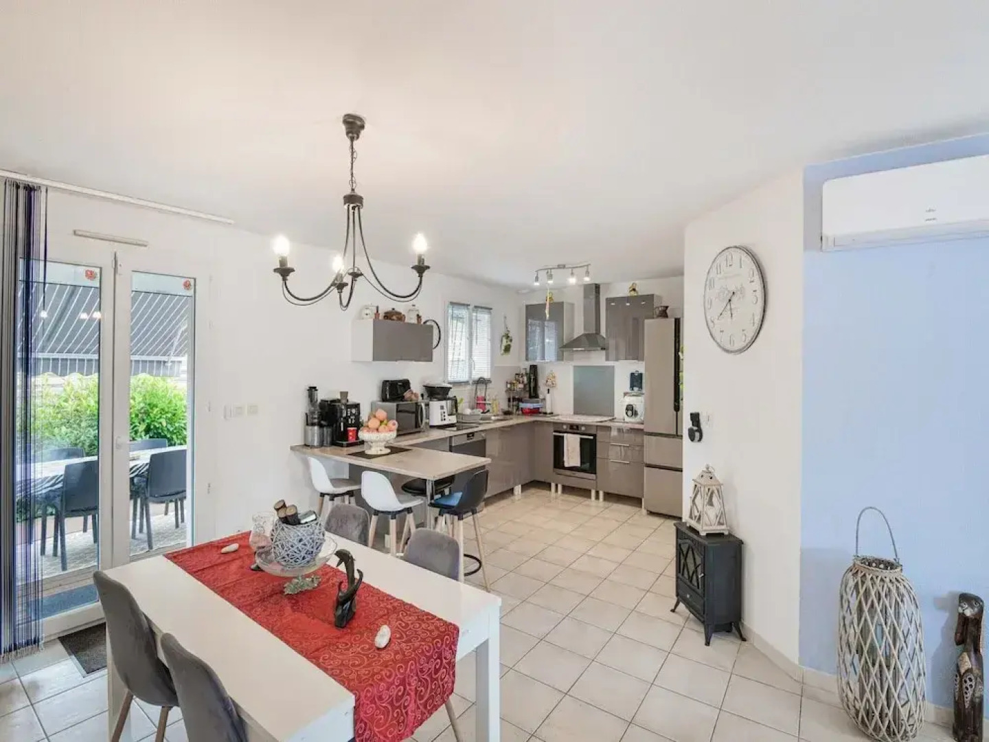 Zen Room in a Private Home With a Swimming Pool