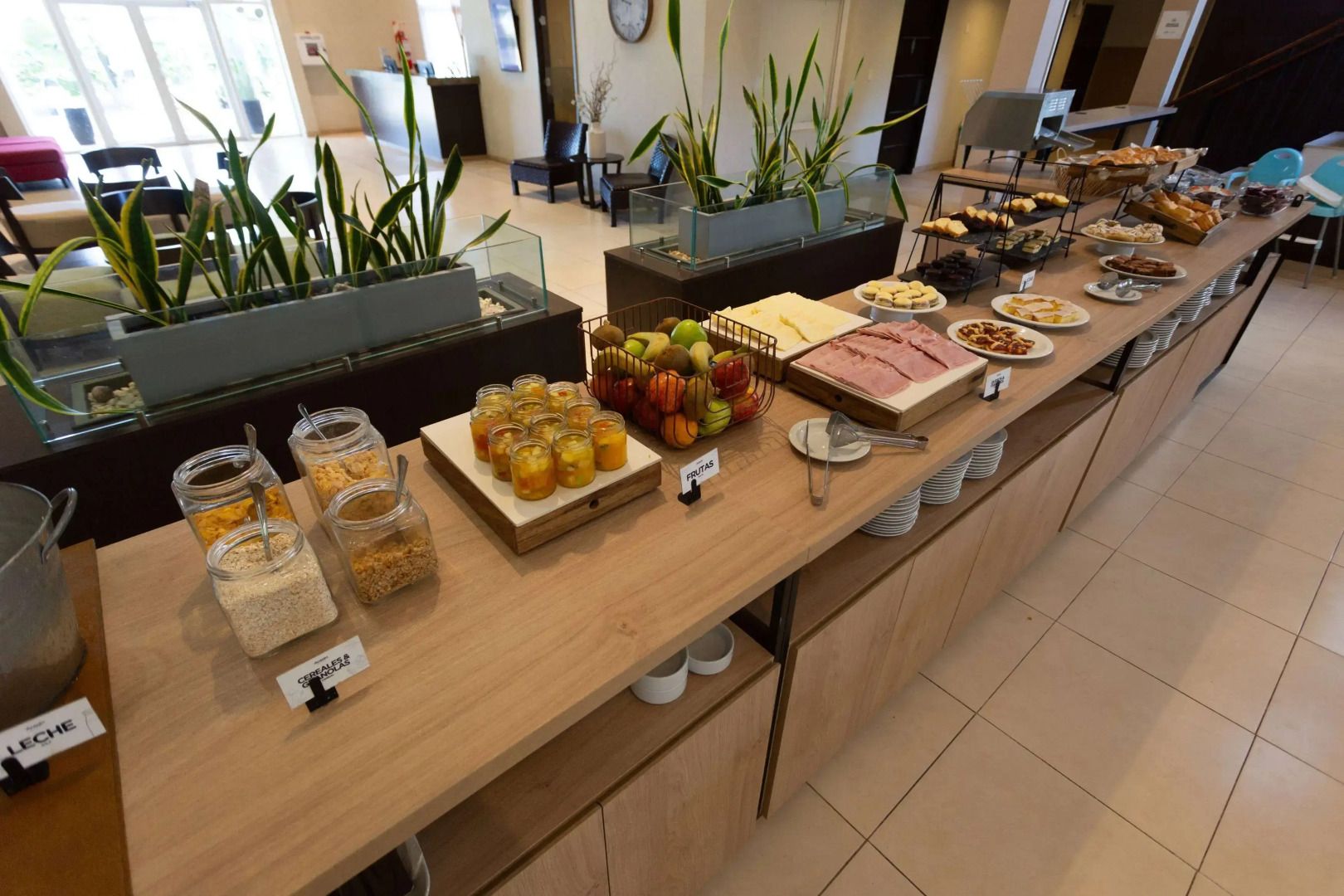 Howard Johnson Funes