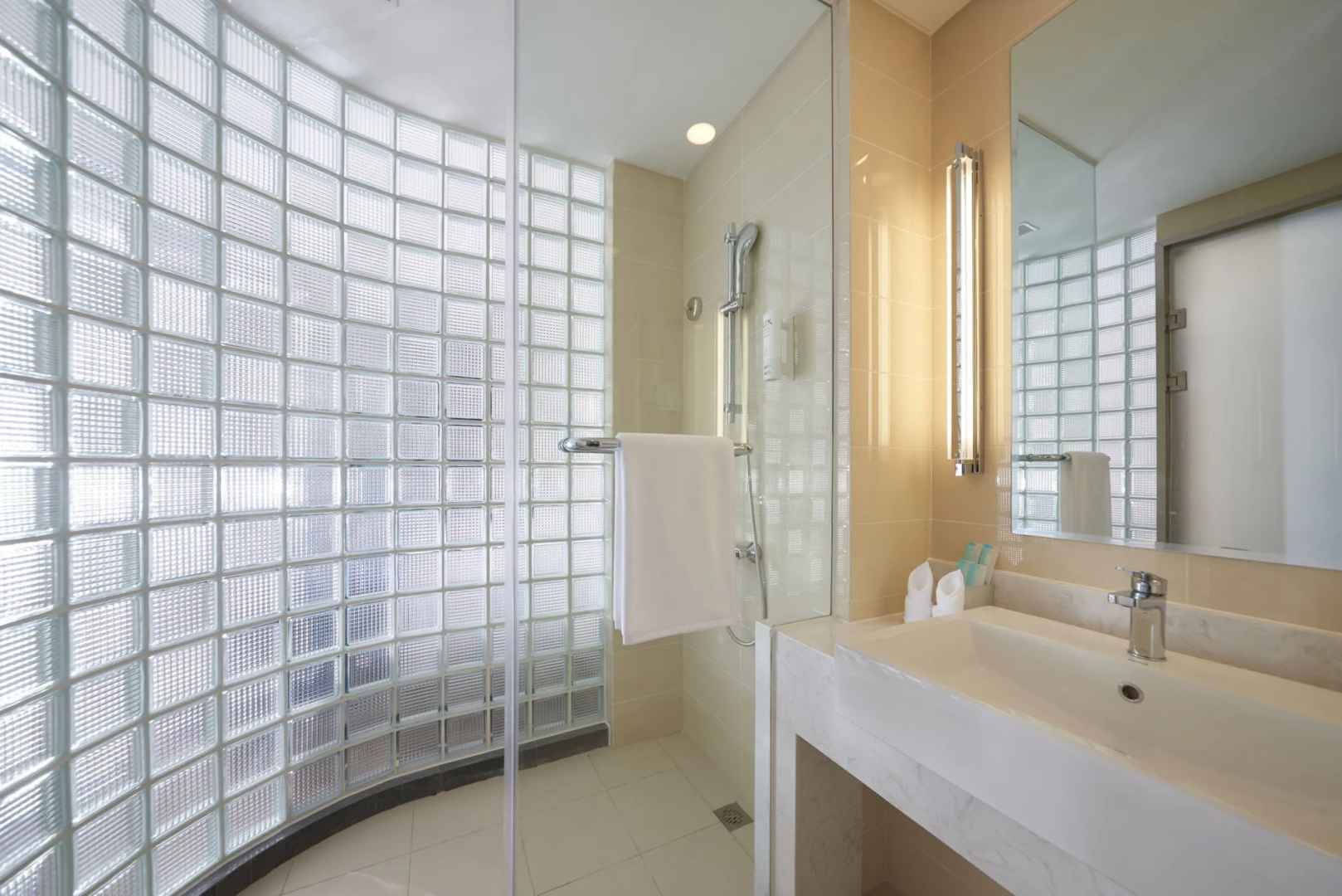 Holiday Inn Chongqing University Town
