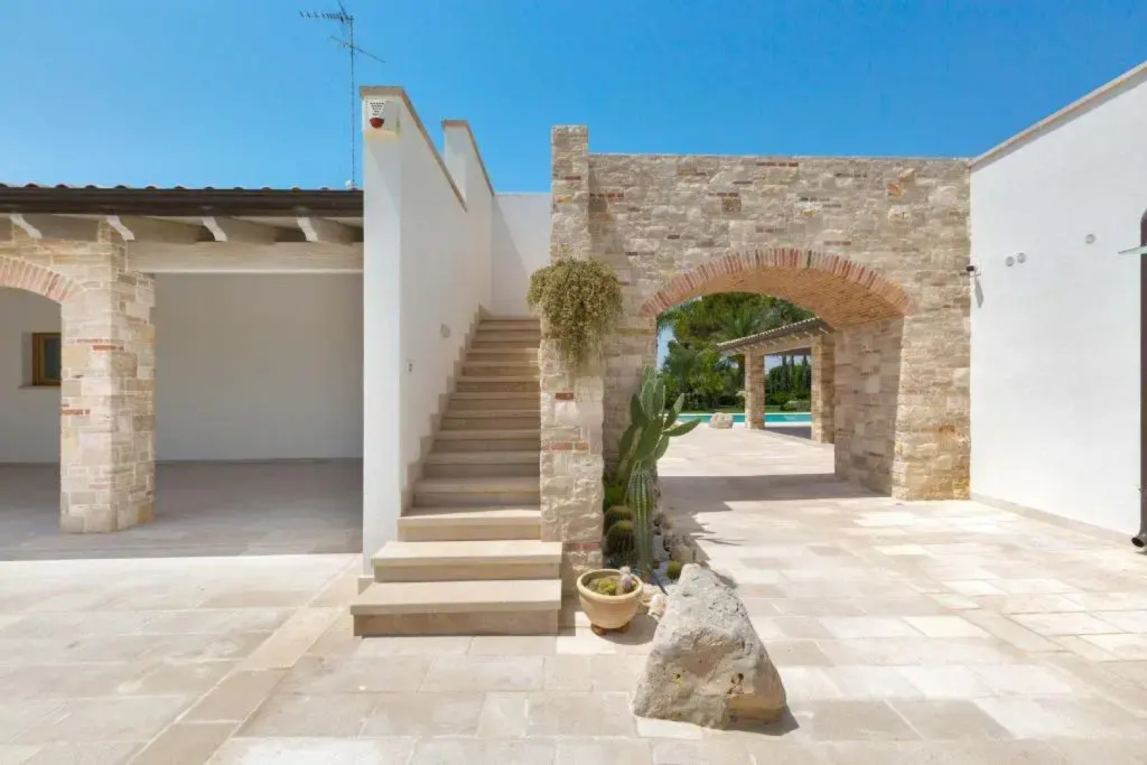 Villa Marodi' Luxury House by BarbarHouse