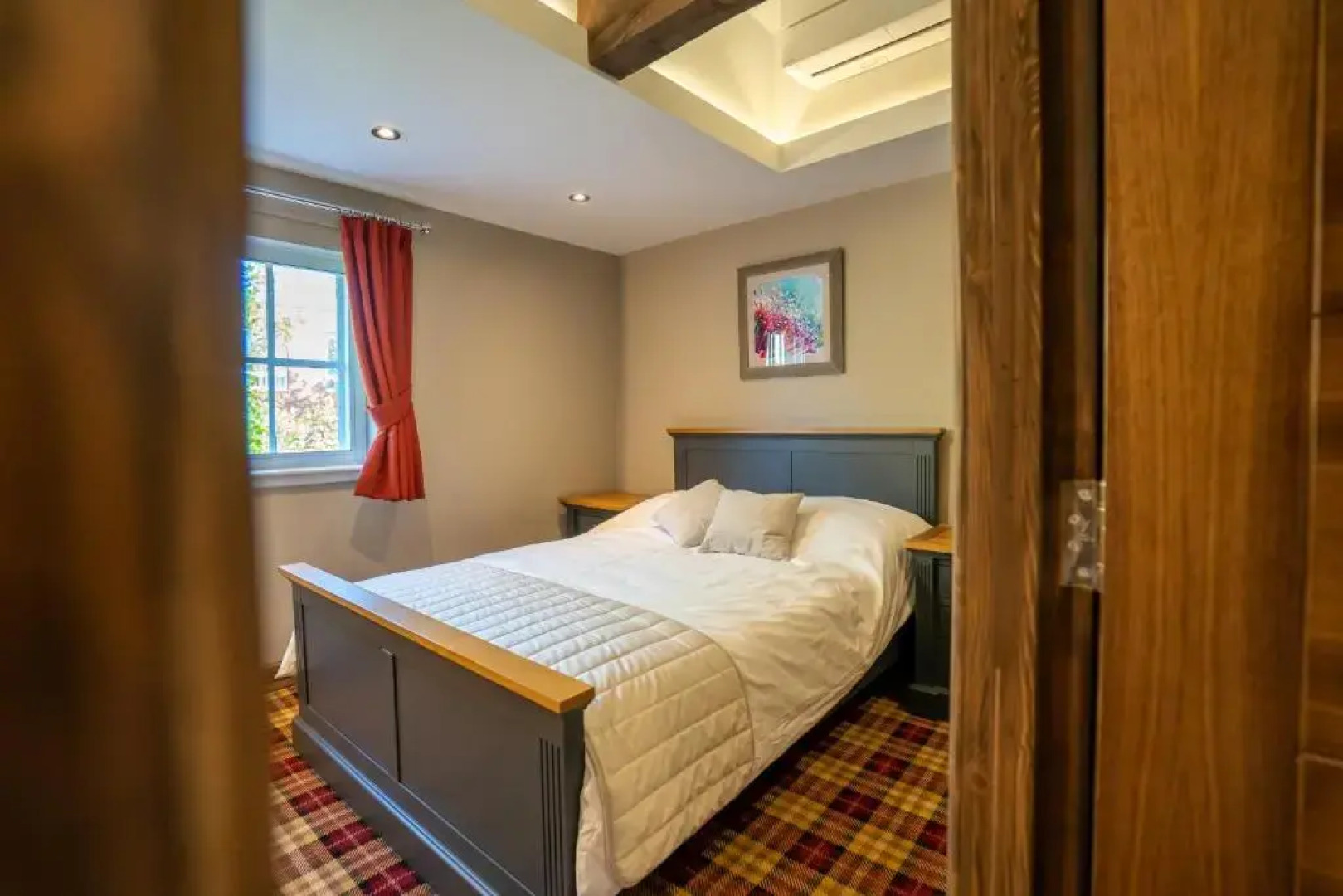 Bond Street Apartments