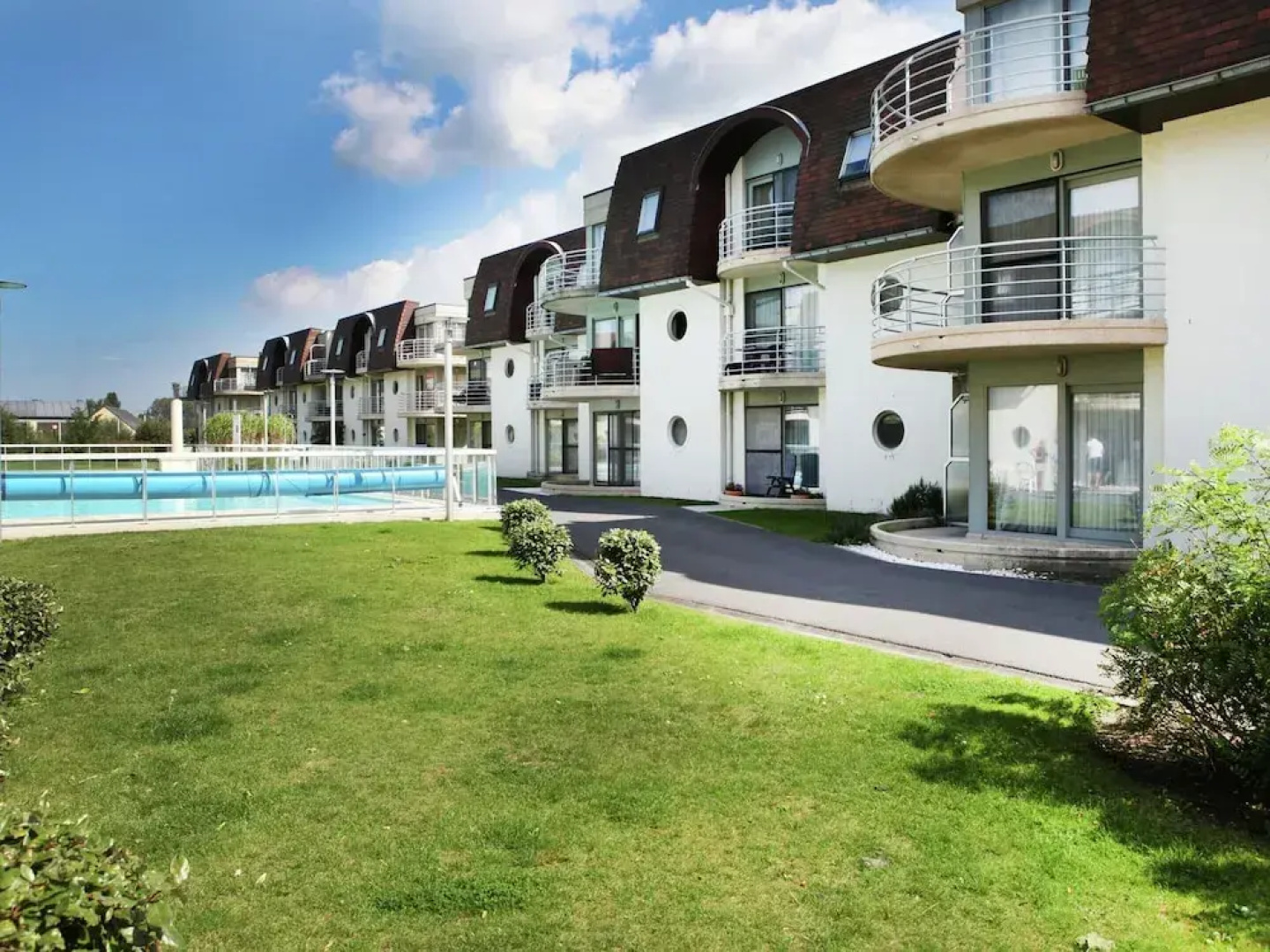Sunny Bredene Stay by Sea