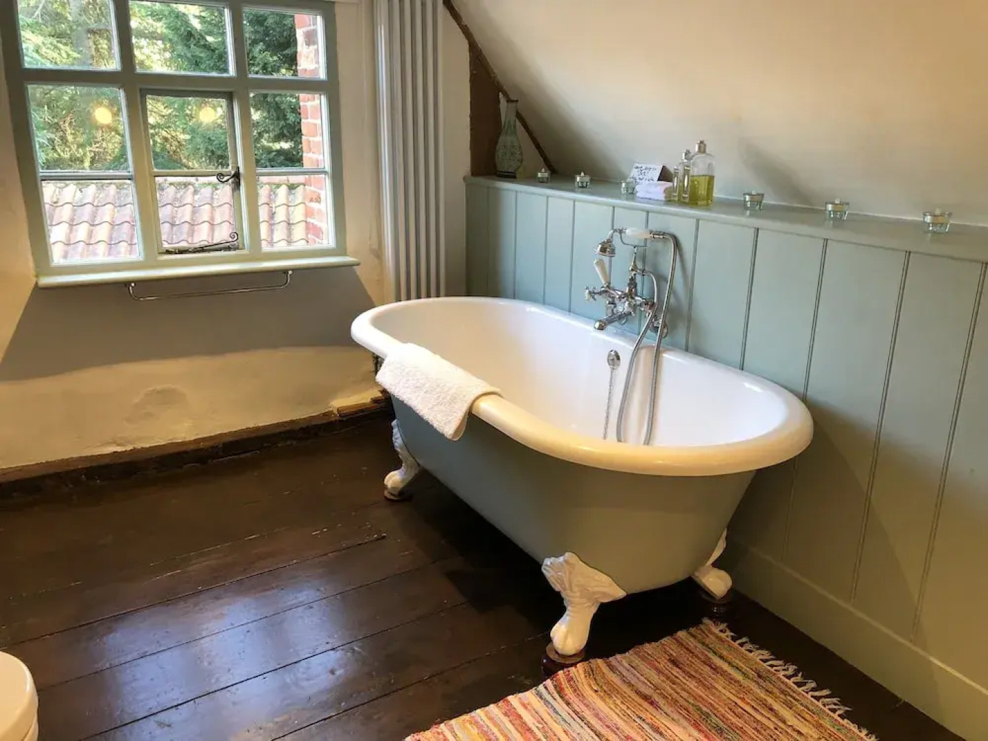 Crown House Bed & Breakfast