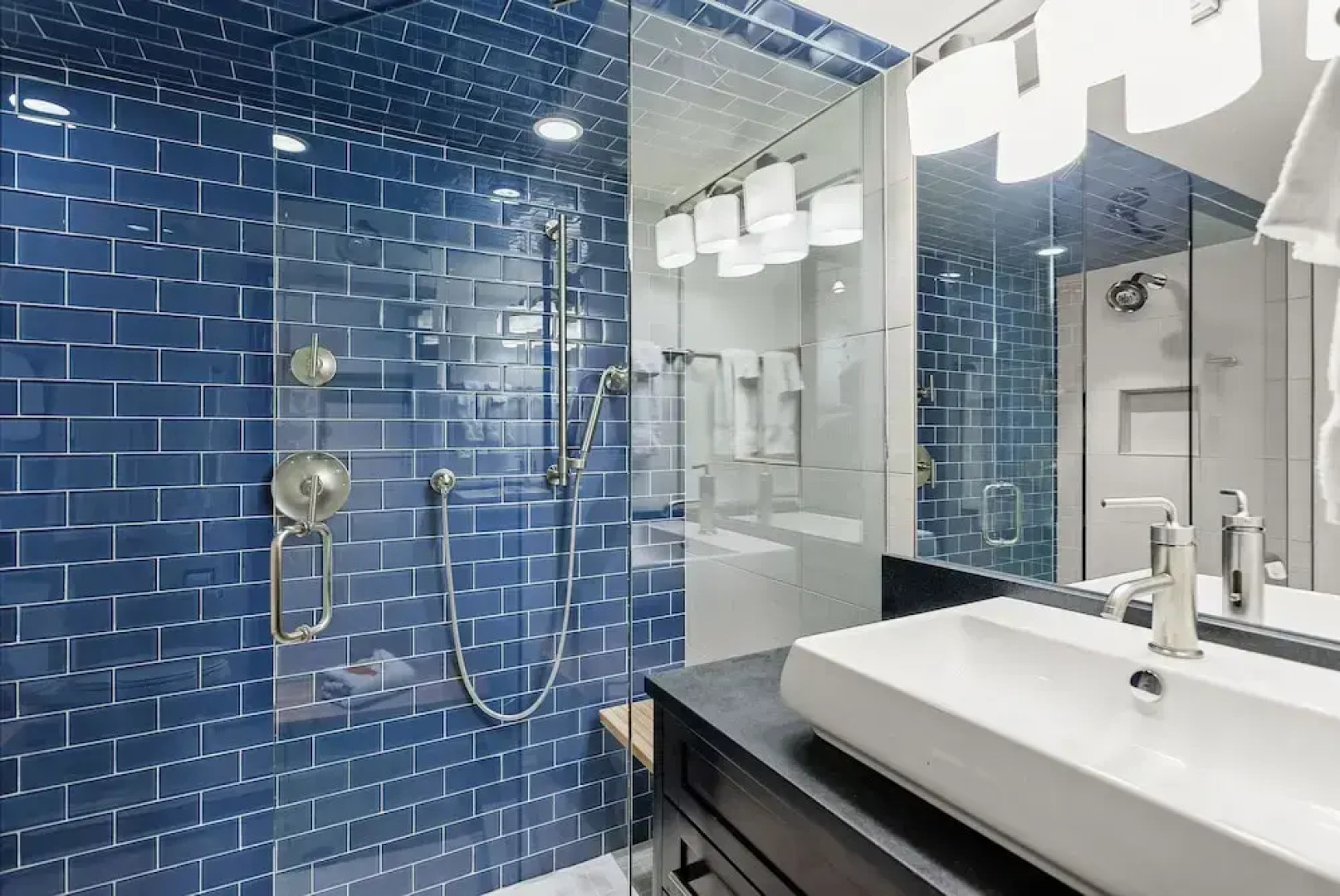 Fifth Avenue Condominiums by Frias