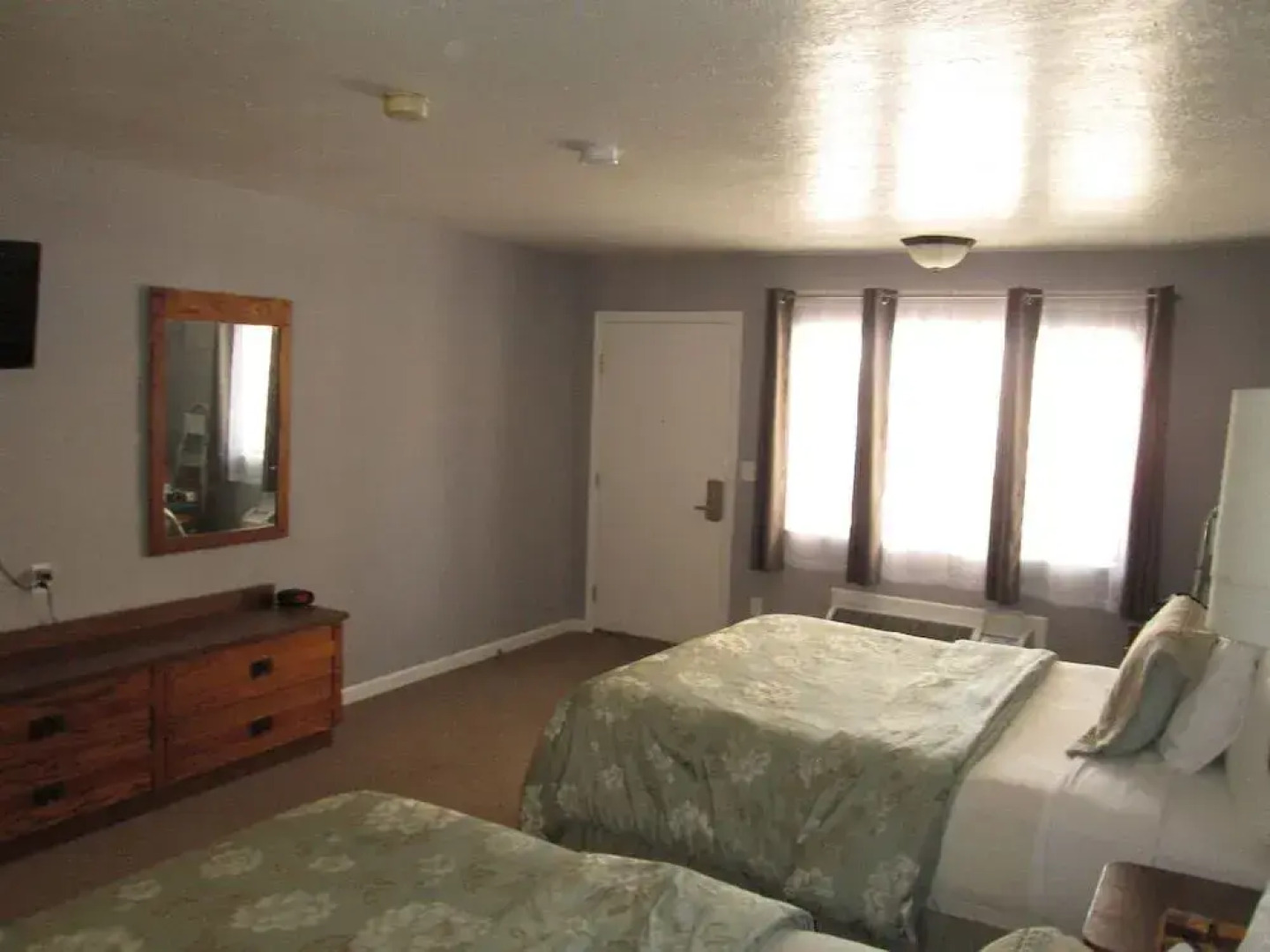 Jim Butler Inn & Suites